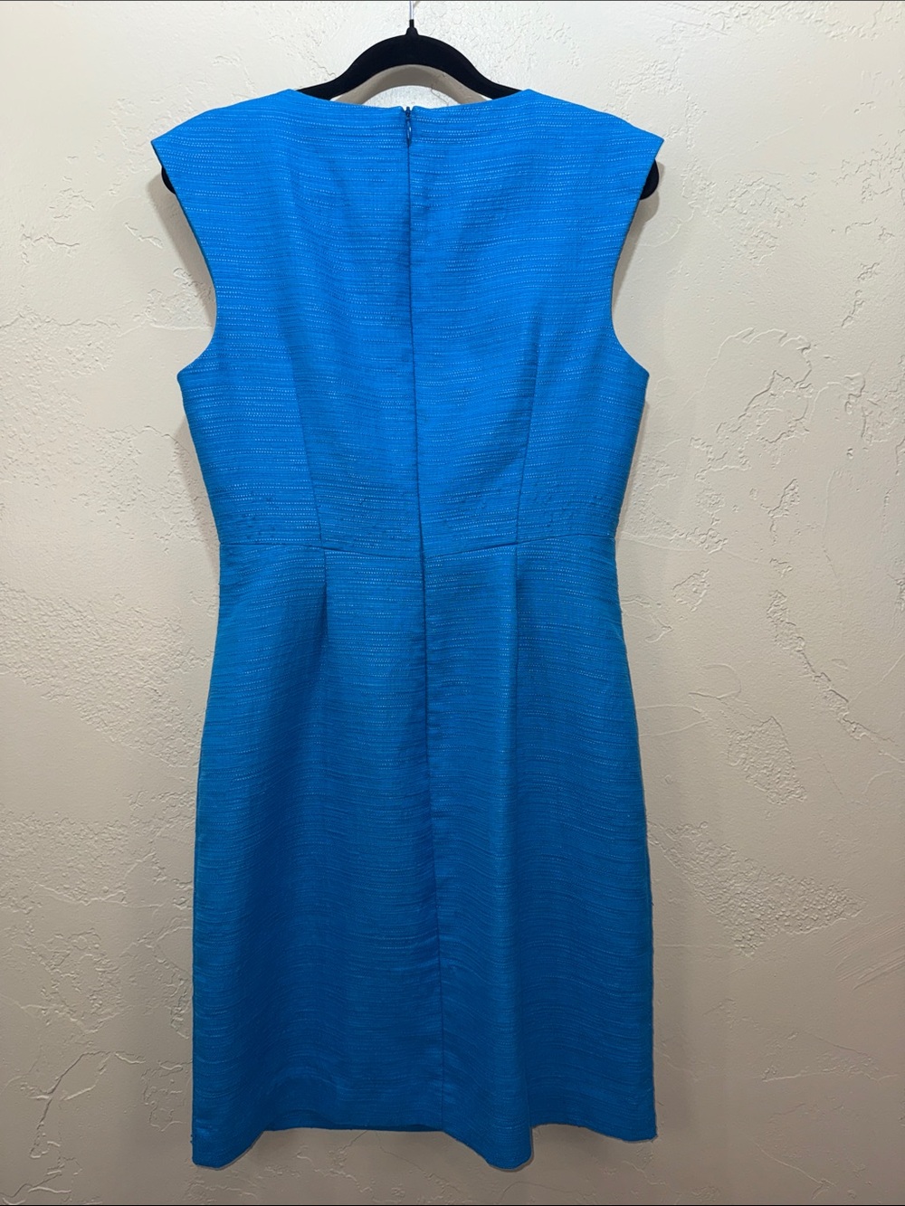Trina Turk Midi Sheath Dress Bright Blue Cap Sleeve Size 4 Lined Darted V Neck - Picture 8 of 12